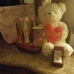 Meet your Posher, Anna beiya